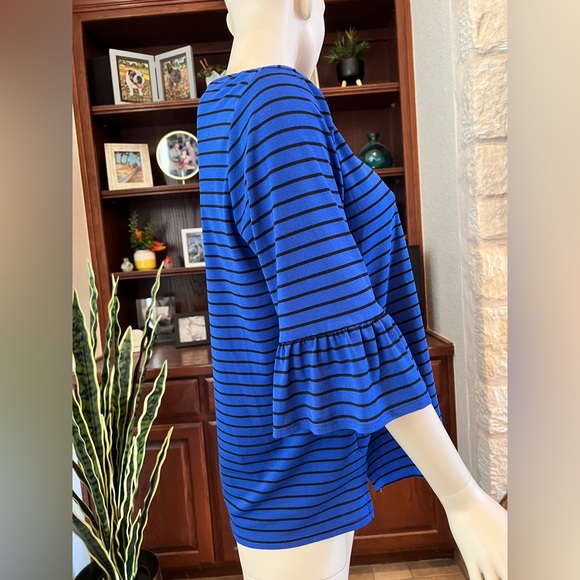 ELLE Blue and Black Stripe Bell Sleeve Top Size Large - Picture 3 of 9